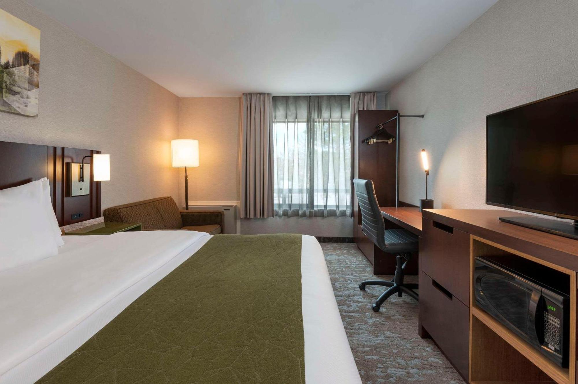 Comfort Inn Sudbury Exterior photo