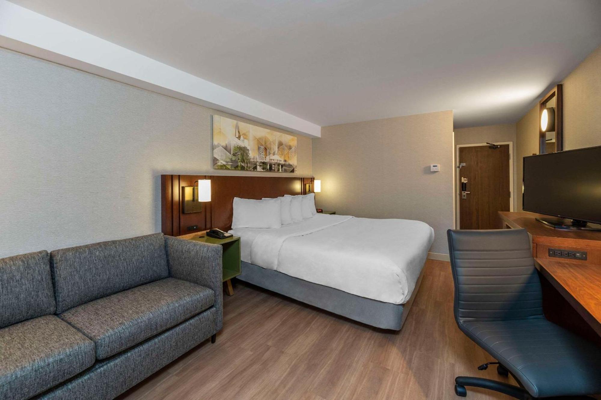 Comfort Inn Sudbury Exterior photo